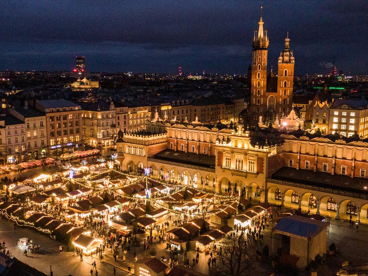 Avrupa'nın en iyisi seçildi! İşte o Noel pazarından kareler...