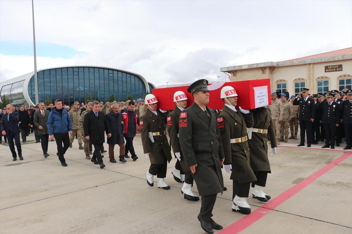 Türkiye şehitlerine veda ediyor