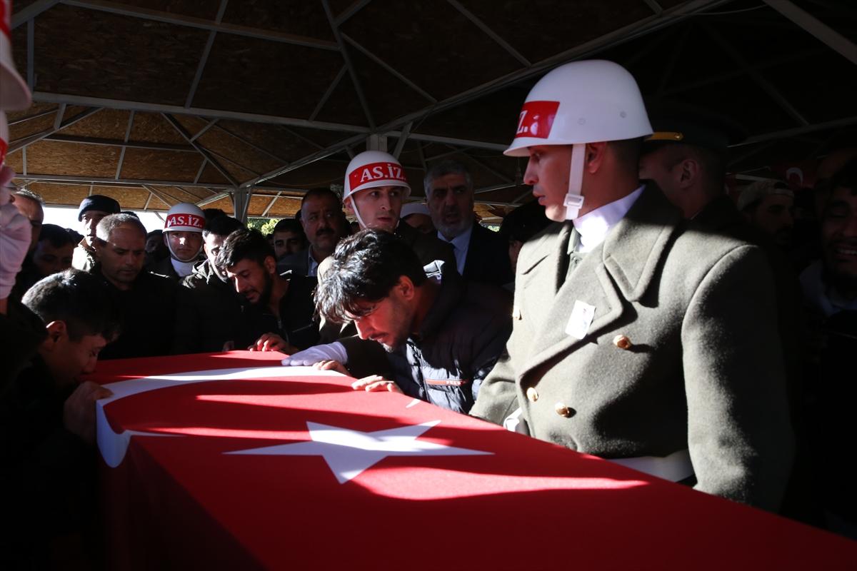 Türkiye şehitlerine veda ediyor