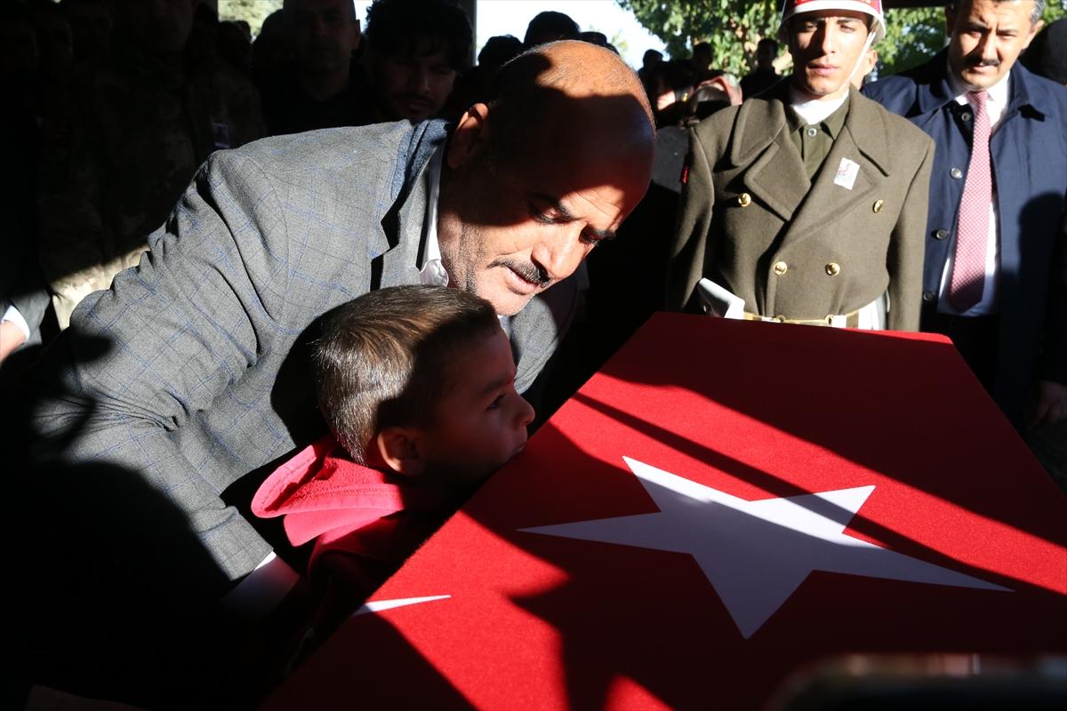 Türkiye şehitlerine veda ediyor