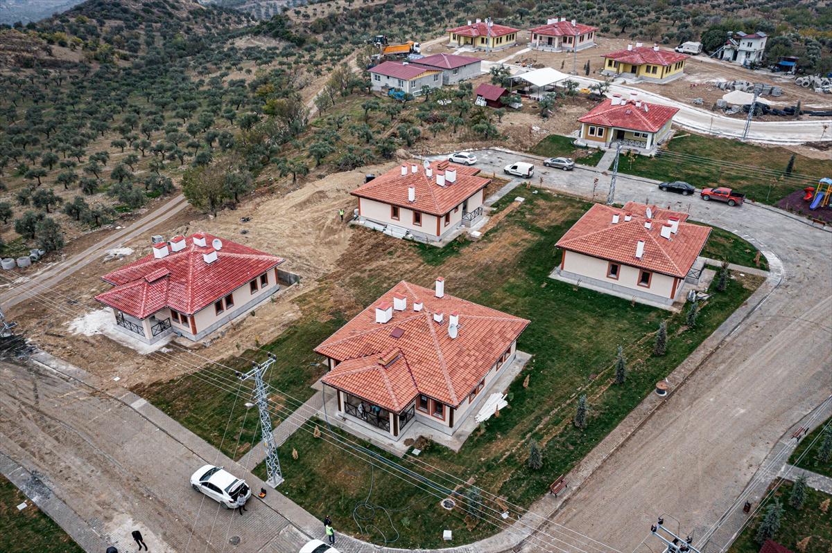 Hatay'ın deprem konutları! Köy evleri kısa sürede yükseldi