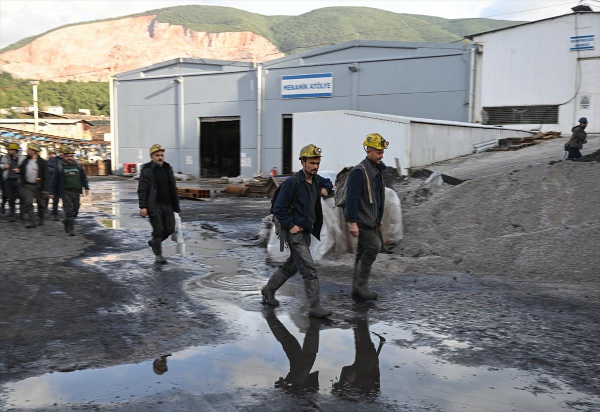 Somalı madenciler, arama kurtarma eğitimlerini tamamladı