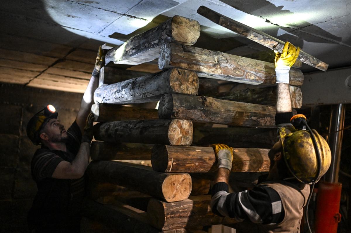 Somalı madenciler, arama kurtarma eğitimlerini tamamladı