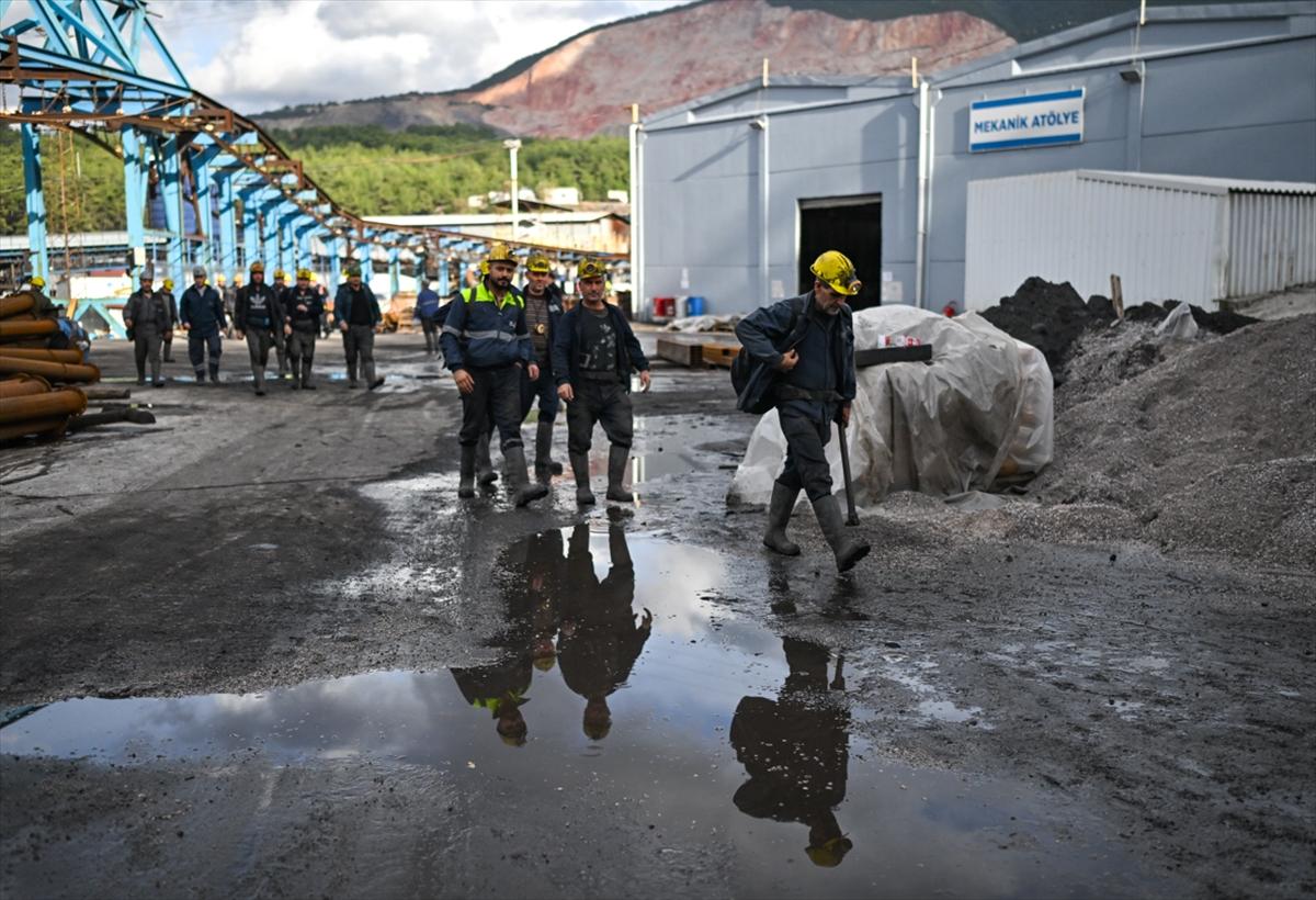Somalı madenciler, arama kurtarma eğitimlerini tamamladı