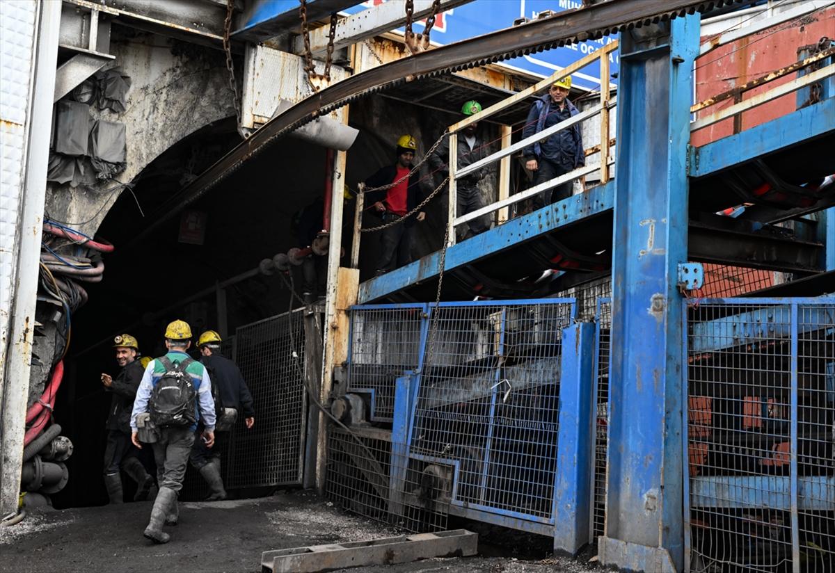 Somalı madenciler, arama kurtarma eğitimlerini tamamladı
