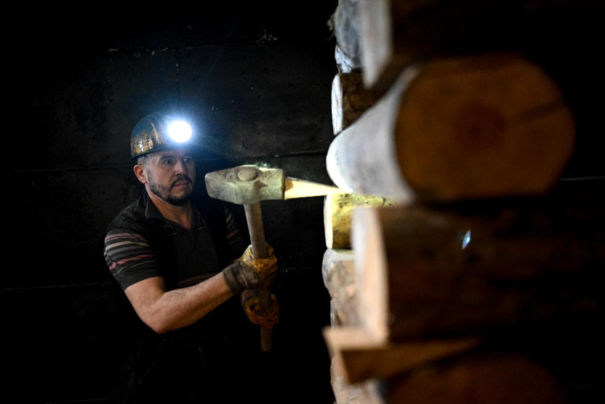 Somalı madenciler, arama kurtarma eğitimlerini tamamladı