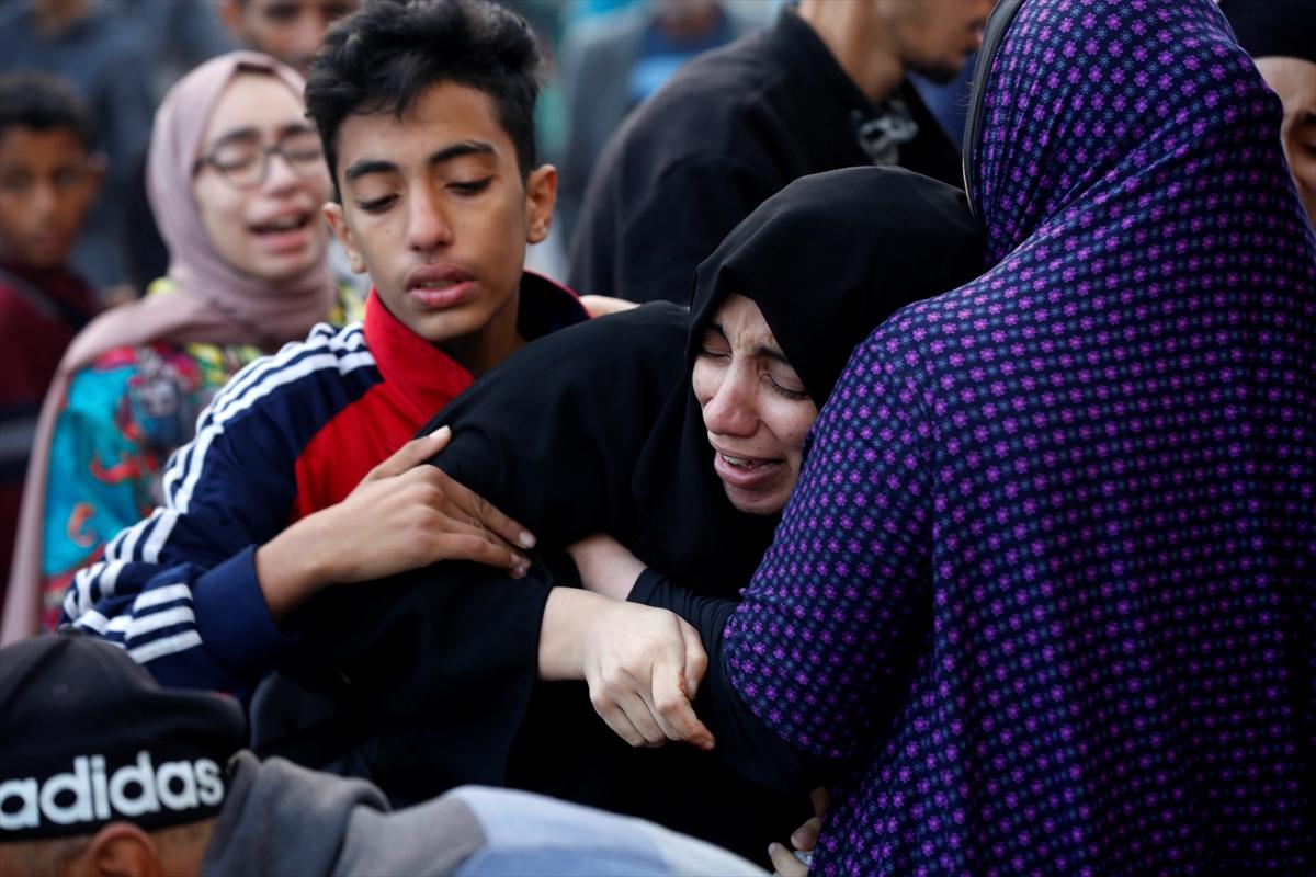 Gazze'de anne ve babaların gözyaşları 2 aydır dinmiyor