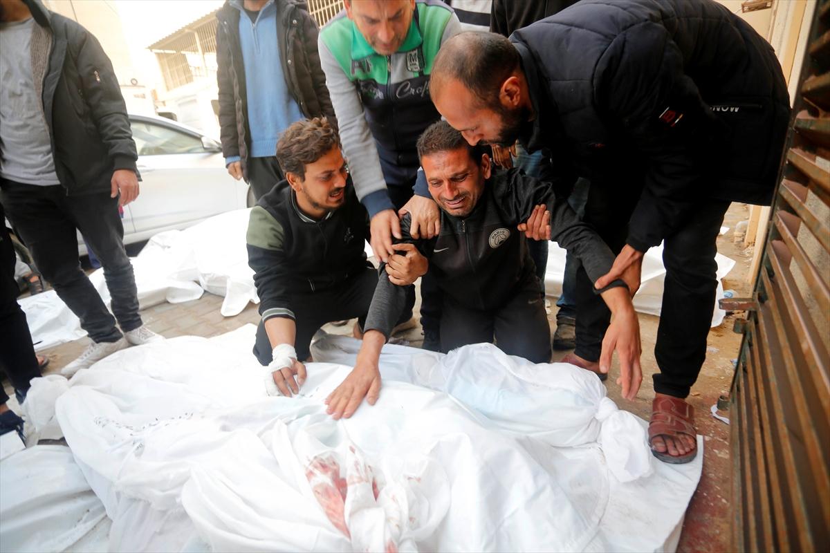 Gazze'de anne ve babaların gözyaşları 2 aydır dinmiyor