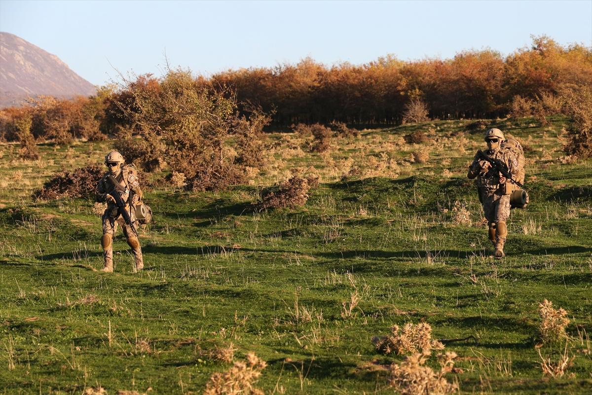 Bitlis'te özel harekat polislerinin zorlu eğitim süreci