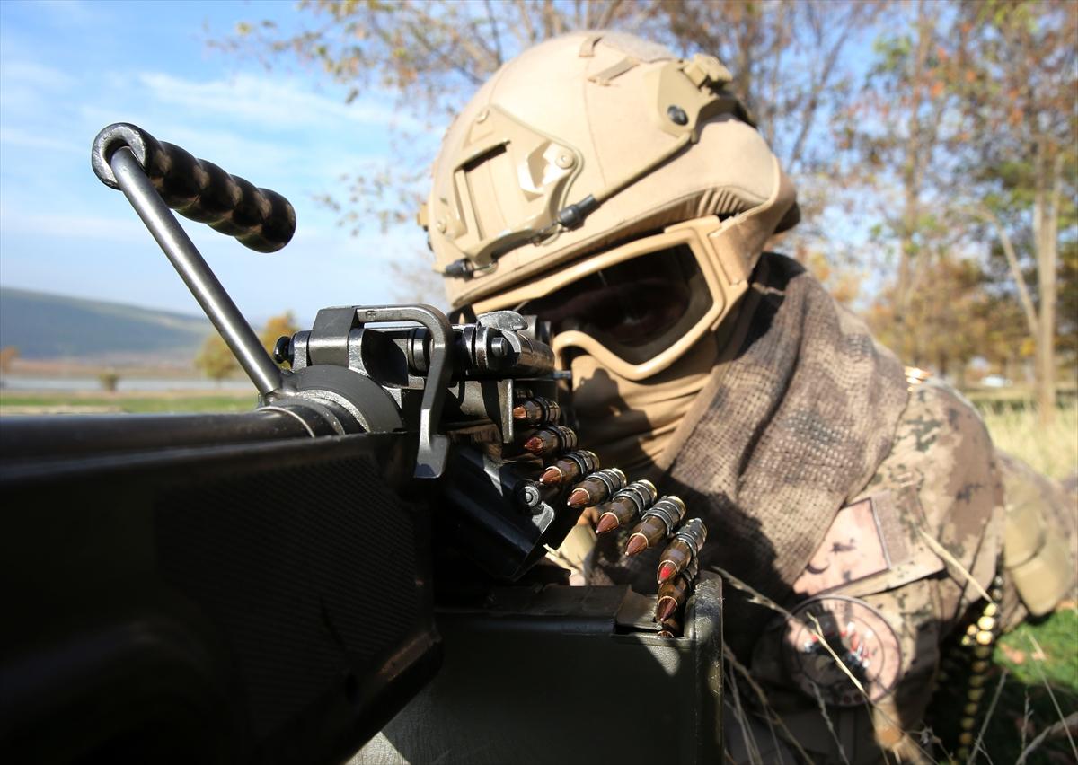 Bitlis'te özel harekat polislerinin zorlu eğitim süreci