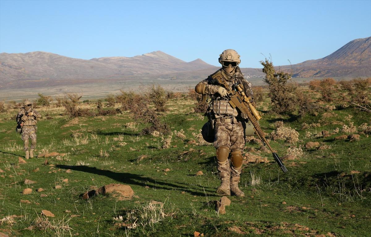 Bitlis'te özel harekat polislerinin zorlu eğitim süreci