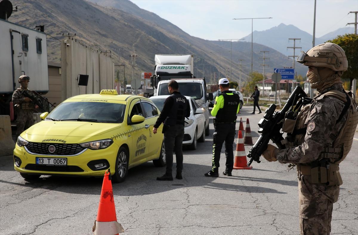 Bitlis'te özel harekat polislerinin zorlu eğitim süreci