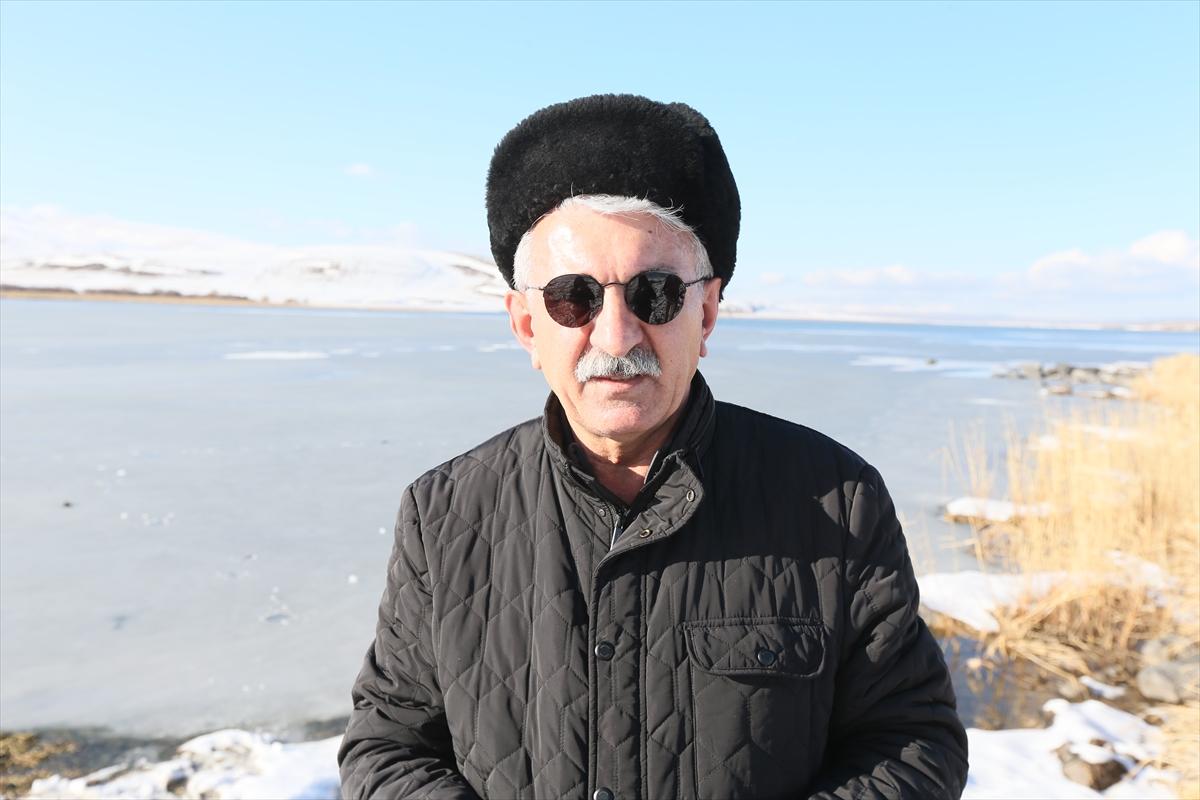 Kış turizminin merkezlerinden Çıldır Gölü dondu