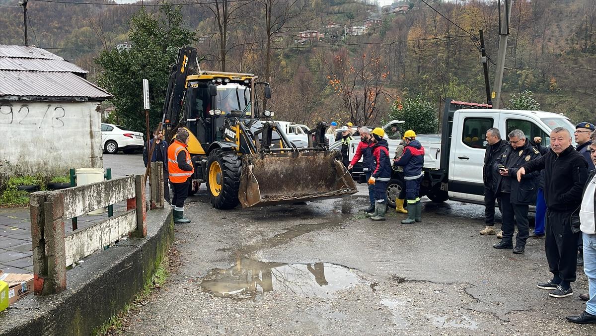 Zonguldak'ta heyelan: Anne ve oğlu aranıyor