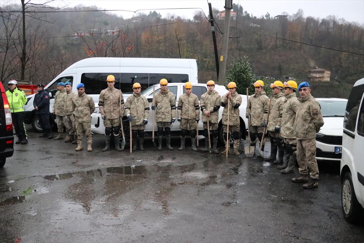 Zonguldak'ta heyelan: Anne ve oğlu aranıyor