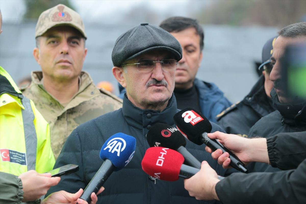 Zonguldak'ta heyelan: Anne ve oğlu aranıyor