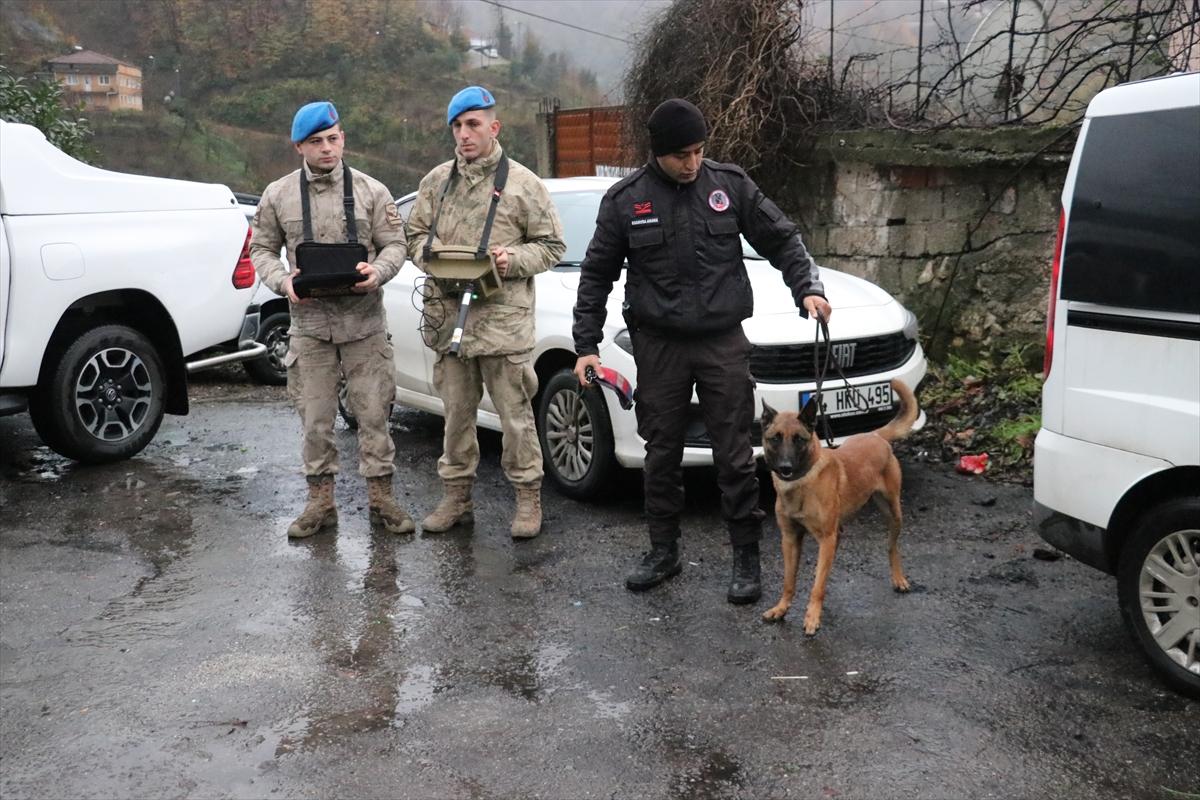 Zonguldak'ta heyelan: Anne ve oğlu aranıyor