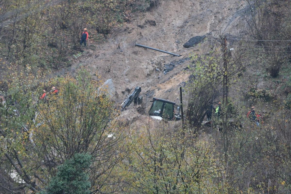 Zonguldak'ta heyelan: Anne ve oğlu aranıyor