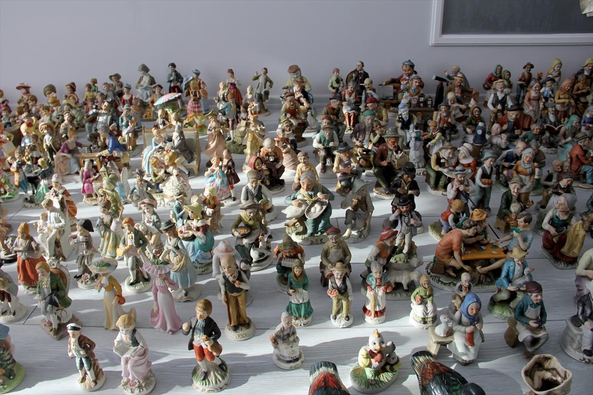 Kayserili koleksiyoner, dünyayı gezerek 1500 parça mini biblo biriktirdi