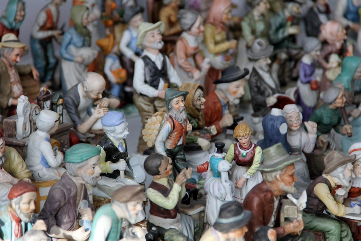 Kayserili koleksiyoner, dünyayı gezerek 1500 parça mini biblo biriktirdi