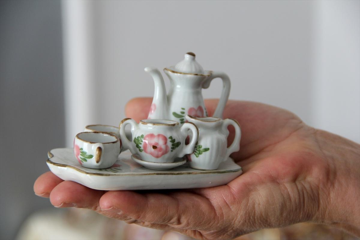 Kayserili koleksiyoner, dünyayı gezerek 1500 parça mini biblo biriktirdi