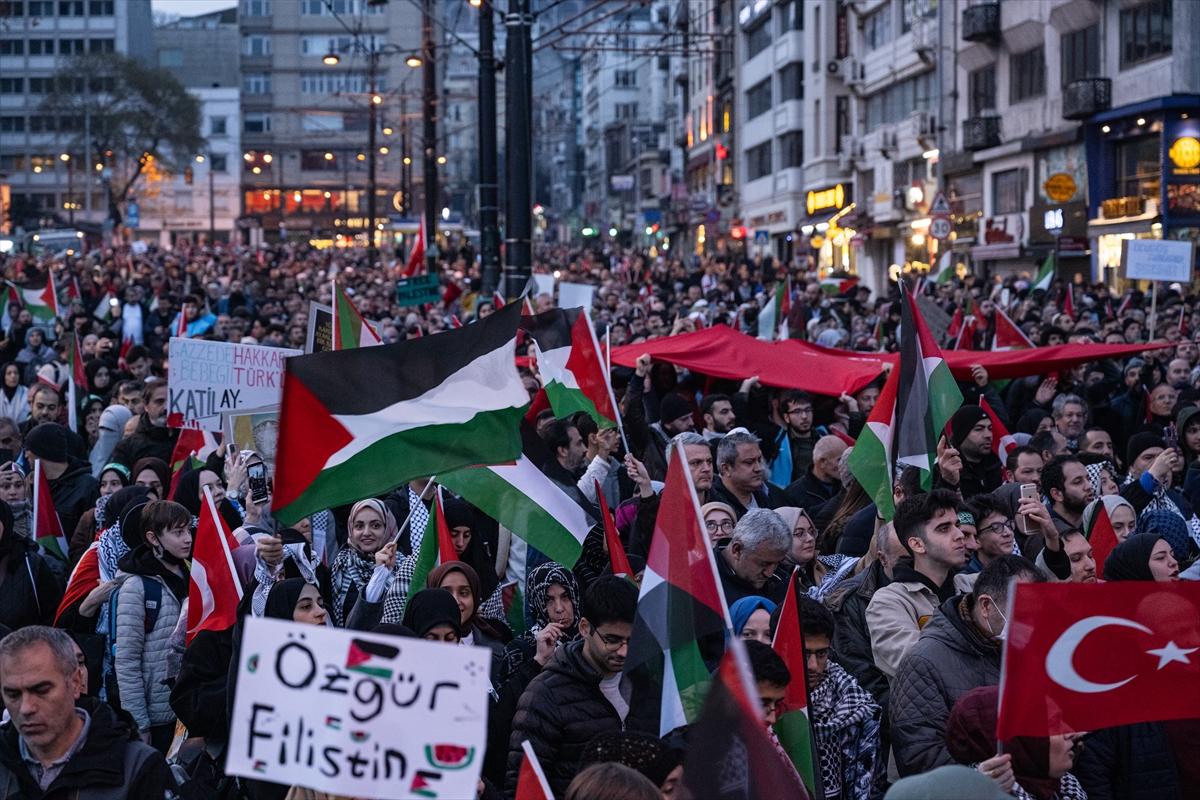 İstanbul'da tarihi yürüyüş: Şehitlerimize Rahmet, Filistin'e Destek, İsrail'e Lanet!