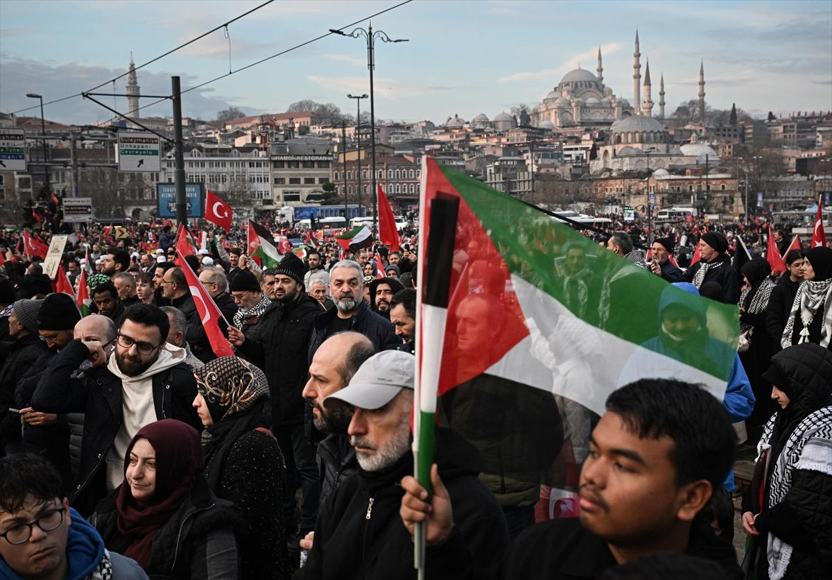 İstanbul'da tarihi yürüyüş: Şehitlerimize Rahmet, Filistin'e Destek, İsrail'e Lanet!
