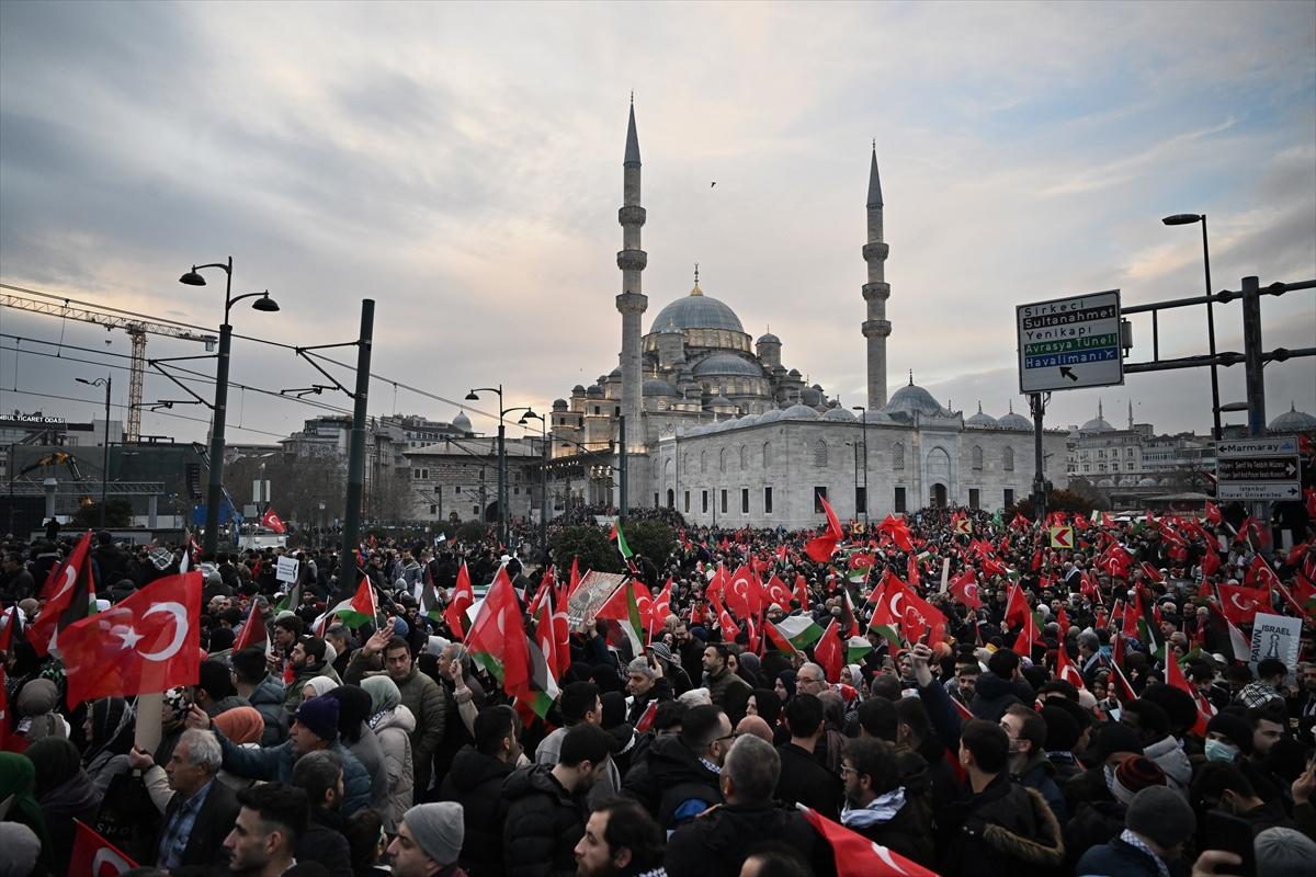 İstanbul'da tarihi yürüyüş: Şehitlerimize Rahmet, Filistin'e Destek, İsrail'e Lanet!