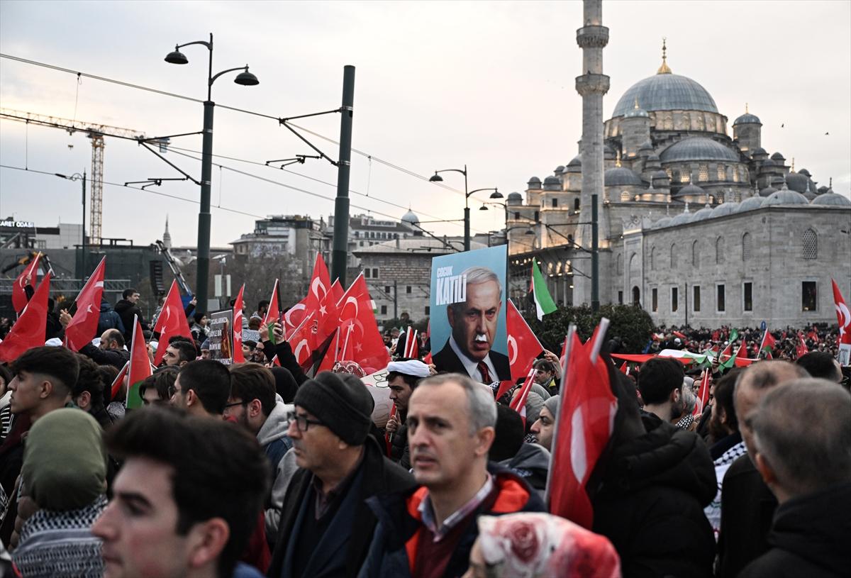 İstanbul'da tarihi yürüyüş: Şehitlerimize Rahmet, Filistin'e Destek, İsrail'e Lanet!