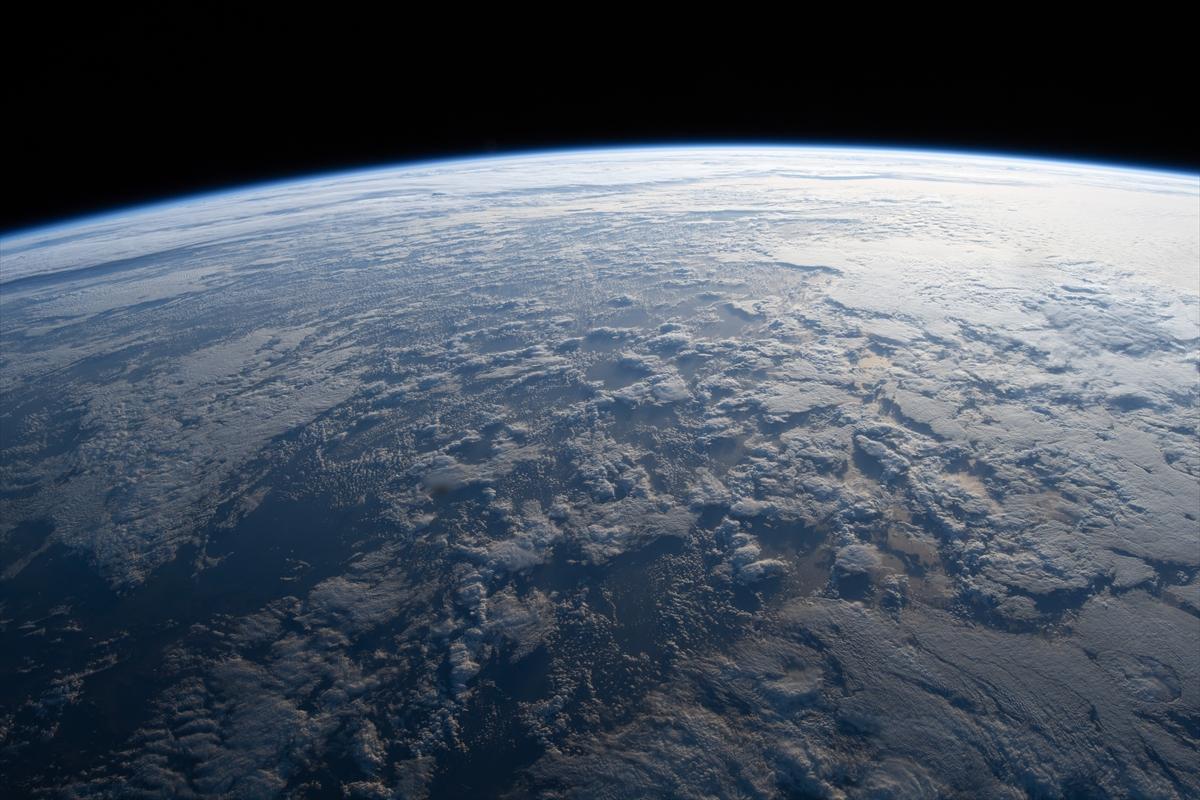 Alper Gezeravcı'dan Uluslararası Uzay İstasyonu’nda Türk bayraklı kareler