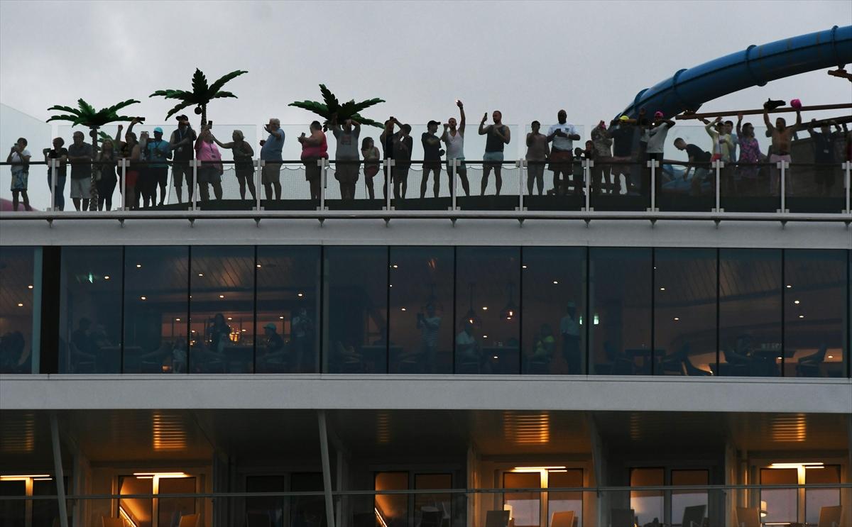 Dünya'nın en büyük yolcu gemisi yola çıkıyor