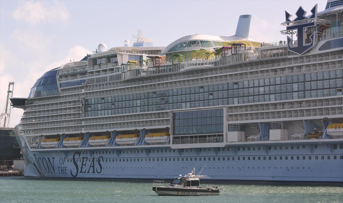 Dünya'nın en büyük yolcu gemisi yola çıkıyor