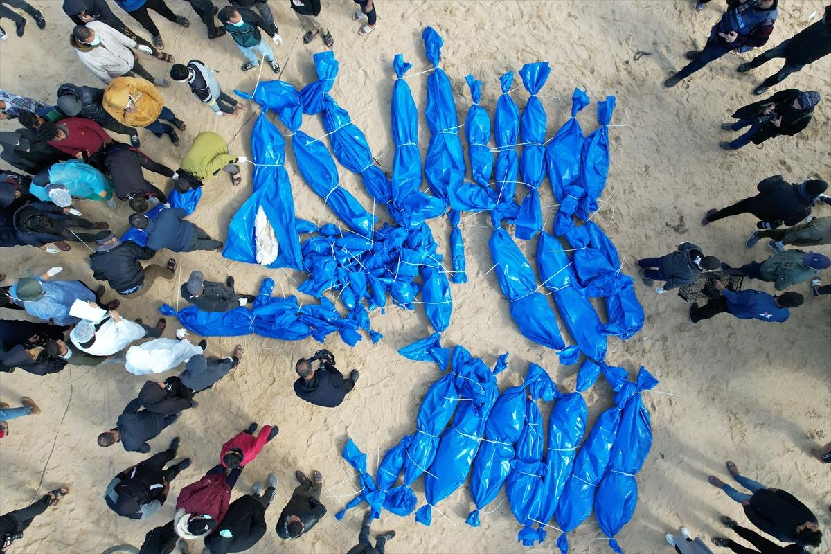 100 Filistinli toplu mezara defnedildi