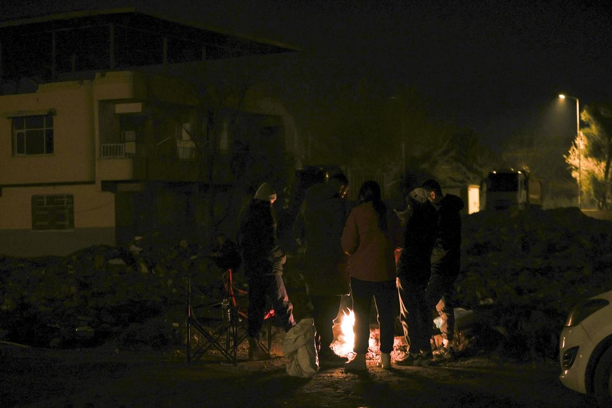 Depremzedeler, 6 Şubat'ın yıl dönümünde sokaklarda