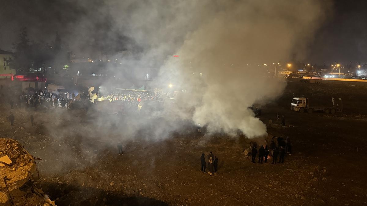 Depremzedeler, 6 Şubat'ın yıl dönümünde sokaklarda