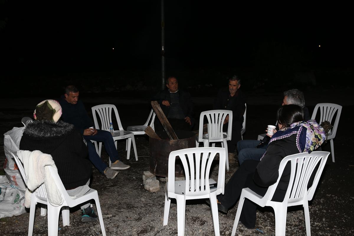 Depremzedeler, 6 Şubat'ın yıl dönümünde sokaklarda