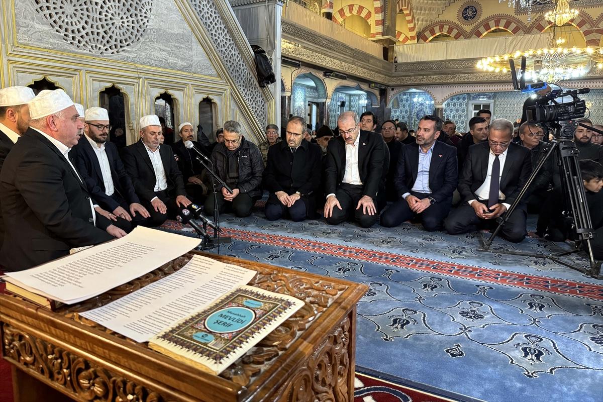 Miraç Kandili yurt genelinde dualarla idrak edildi