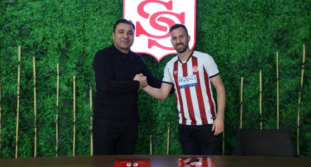 Süper Lig ekiplerinin devre arası transfer döneminde kadrosuna kattığı futbolcular