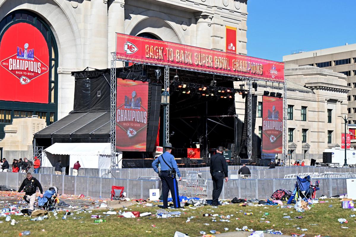 ABD’de geçit töreni sırasında yapılan silahlı saldırıdan kareler