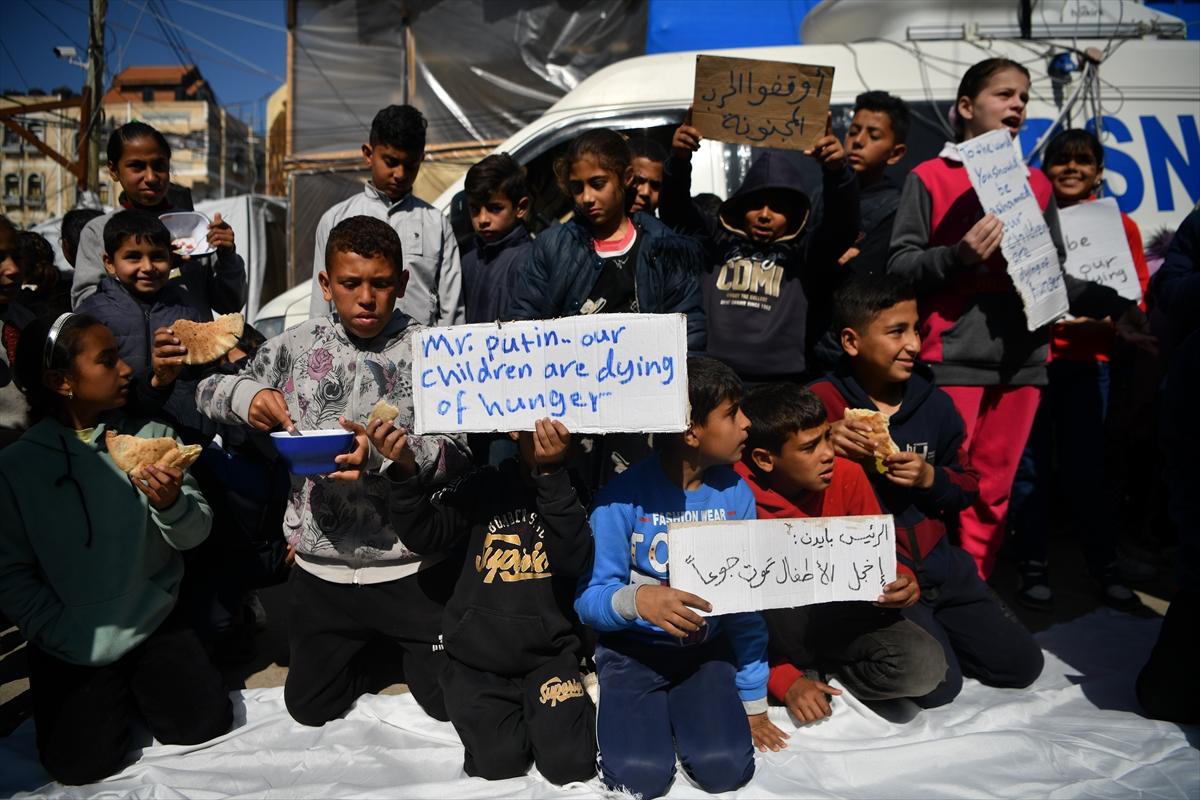 Filistinli çocuklar, İsrail işgali altındaki gıda krizini protesto etti