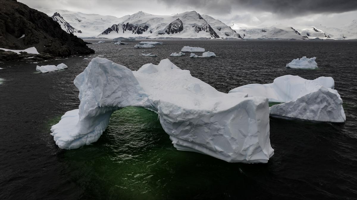 Türk bilim insanlarının yeni raporu: Antarktika'da Türkiye büyüklüğünde buz eridi