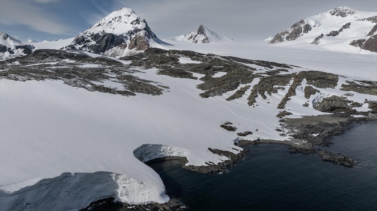 Türk bilim insanlarının yeni raporu: Antarktika'da Türkiye büyüklüğünde buz eridi