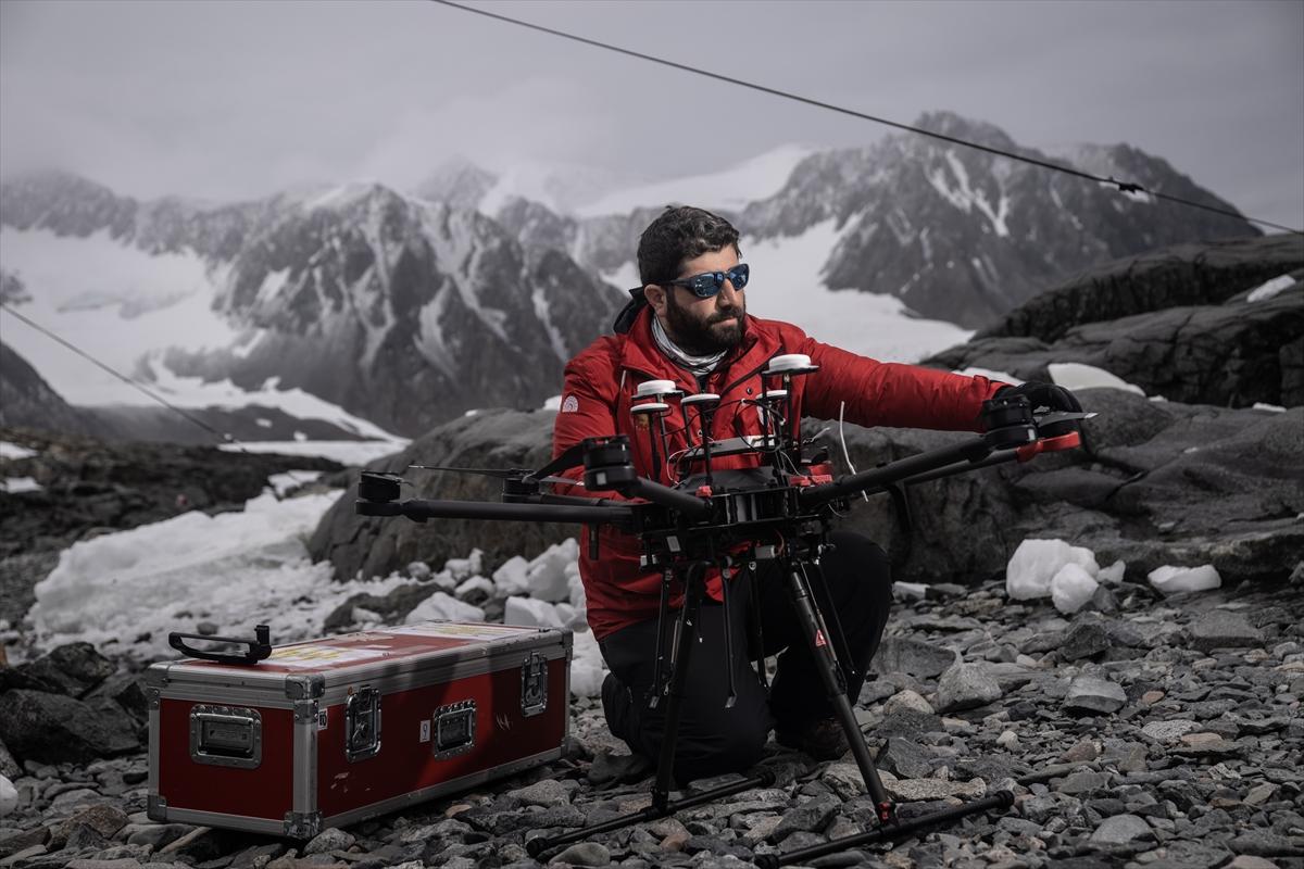 Türk bilim insanları, Antarktika'da dünyanın geleceği için 22 araştırma yaptı