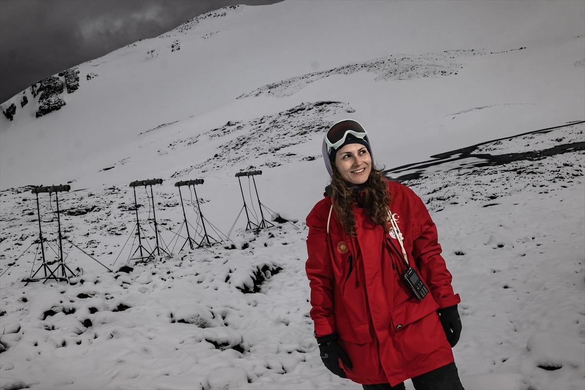 Türk bilim insanları, Antarktika'da dünyanın geleceği için 22 araştırma yaptı