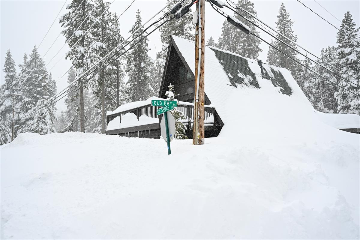 ABD'de kar fırtınası! California'da hayat felç oldu