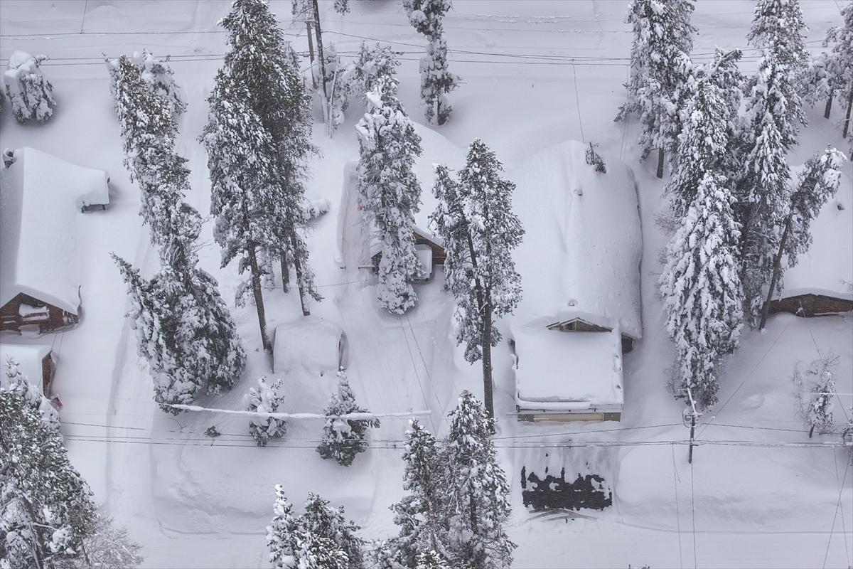 ABD'de kar fırtınası! California'da hayat felç oldu