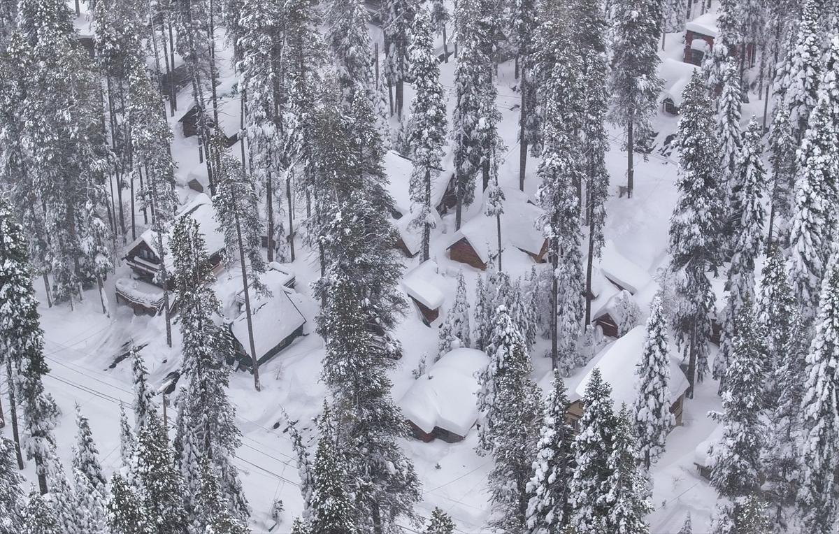 ABD'de kar fırtınası! California'da hayat felç oldu