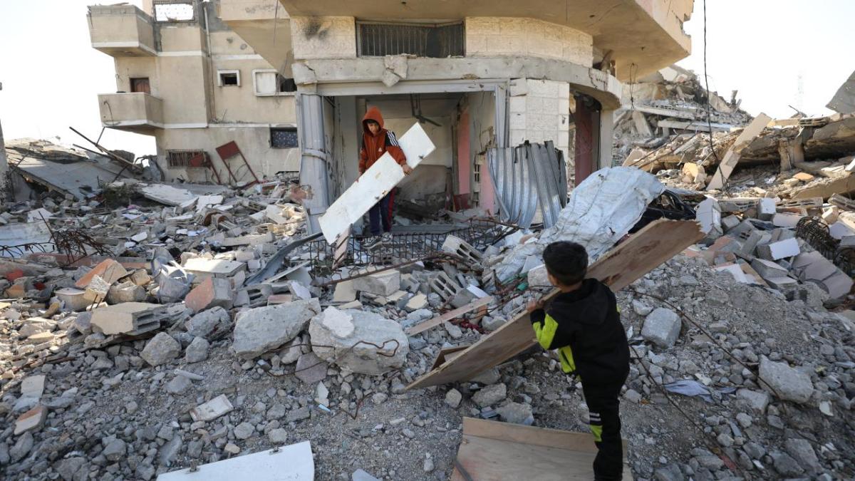 Gazze'de çocukların yakacak telaşı