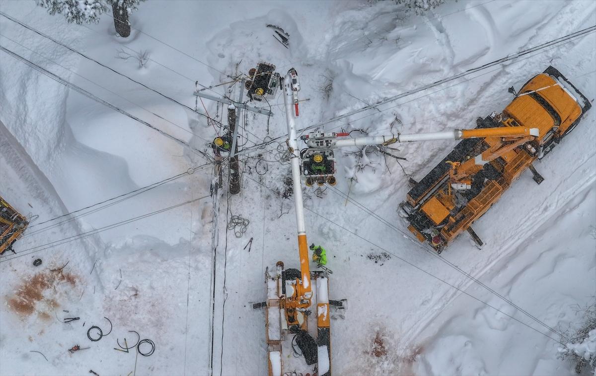 ABD'de kar fırtınası! California'da hayat felç oldu