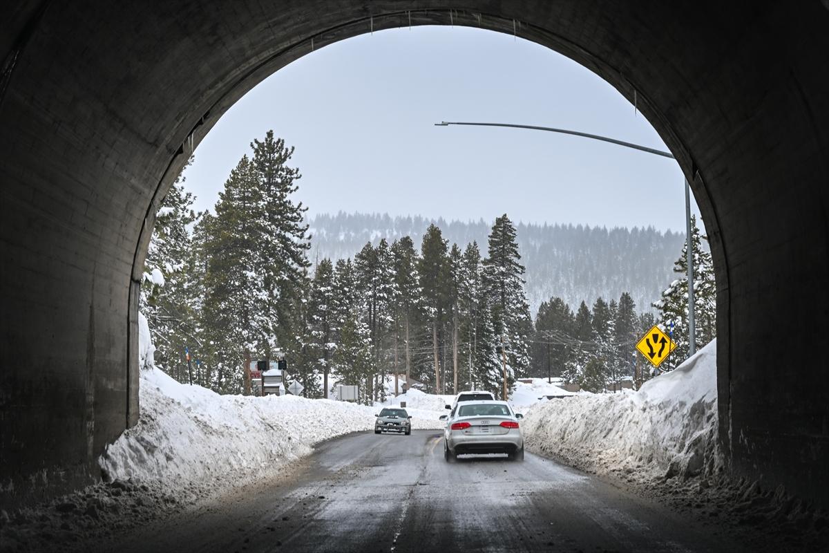 ABD'de kar fırtınası! California'da hayat felç oldu